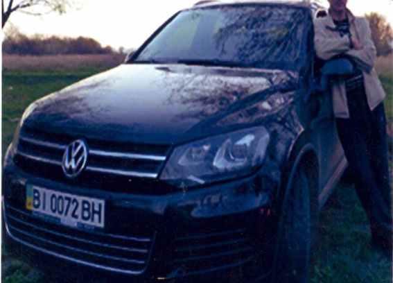 Полтавці у лісі знайшли авто із двома трупами, які потім закопали: поліція перевіряє інформацію