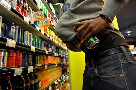 У Миргороді затримали місцевого жителя за крадіжку в магазині