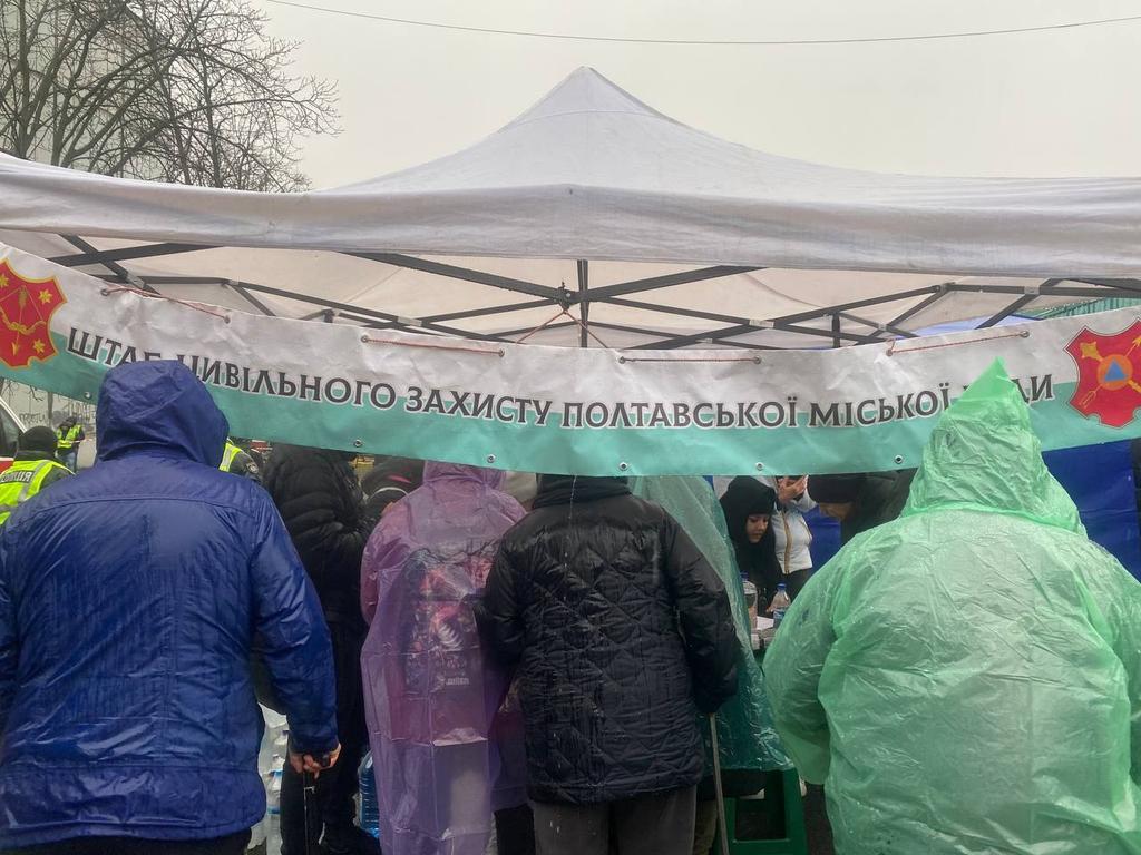На місці влучання у Полтаві працює оперативний штаб