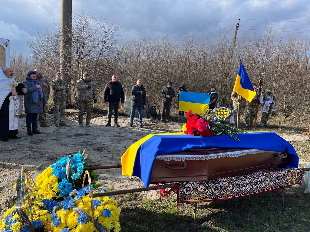 В Опішнянській громаді віддали останню шану воїну Геннадію Волику