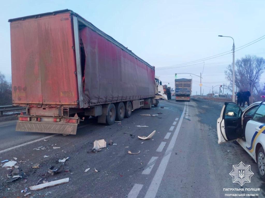 На Полтавщині зіткнулися дві вантажівки