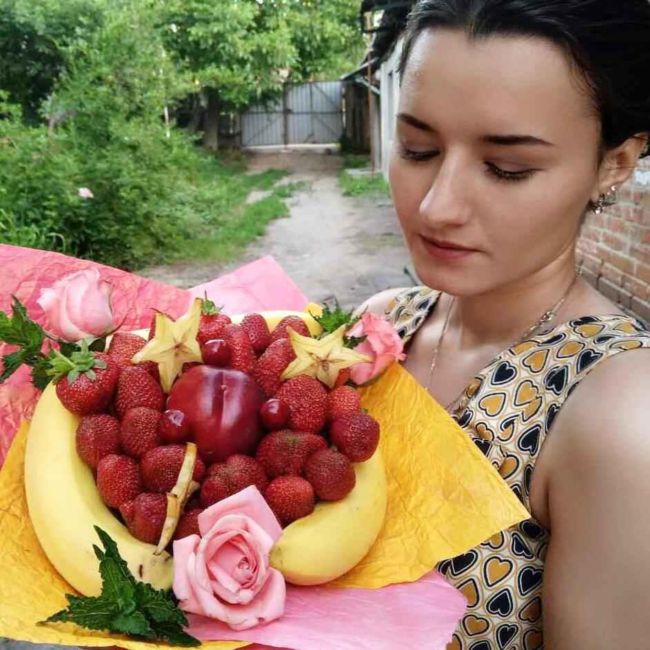 Випускниця Полтавської стоматологічної академії створює корисні солодкі букети