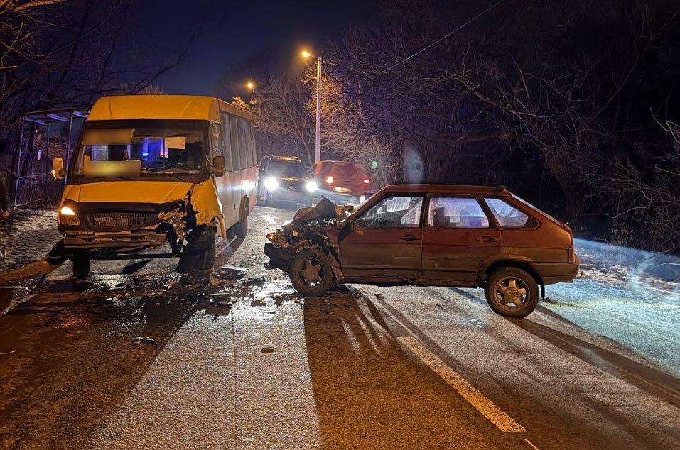 У Полтаві маршрутка зіткнулась з авто: травмовані четверо людей