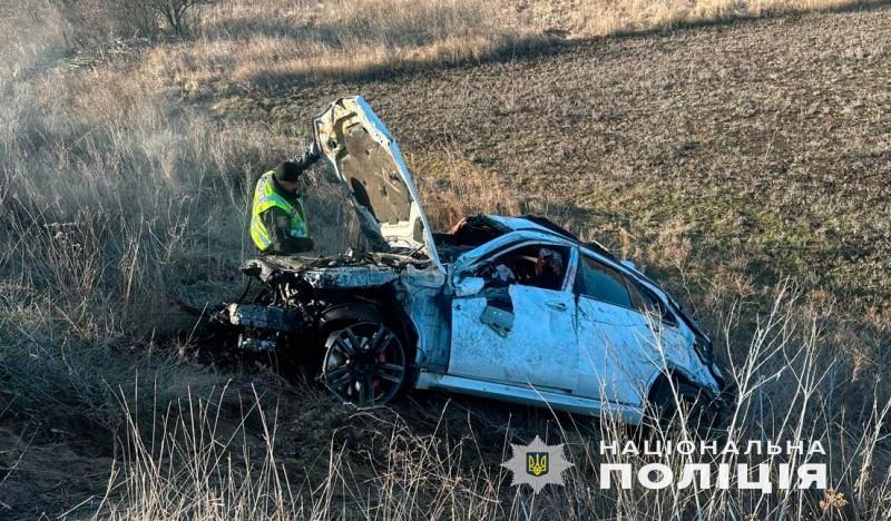 Смертельна ДТП на Полтавщині: легковик злетів з дороги