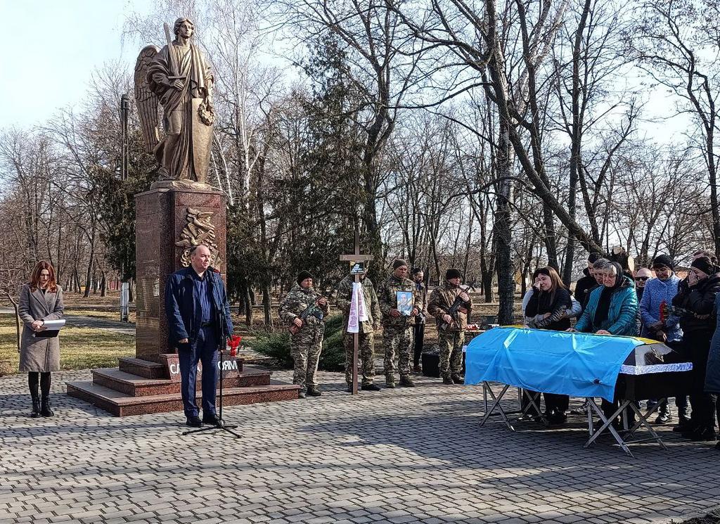 Глобинська громада провела в останню путь воїна Сергія Жука