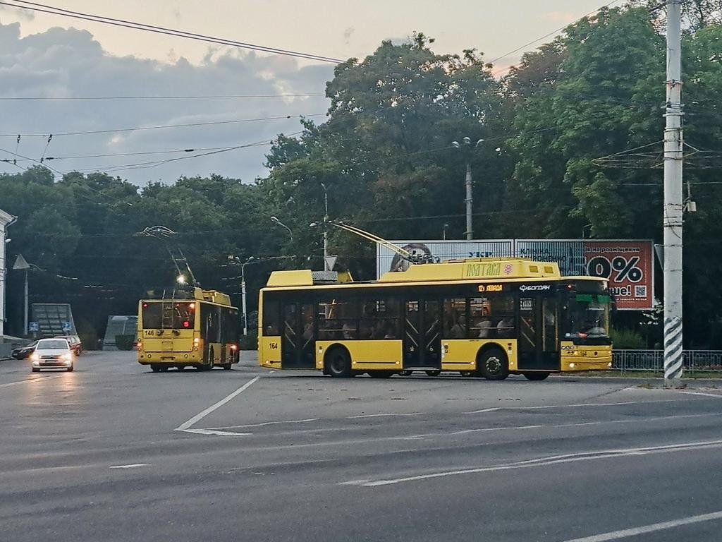 У Полтаві запустять додатковий транспорт в поминальні дні