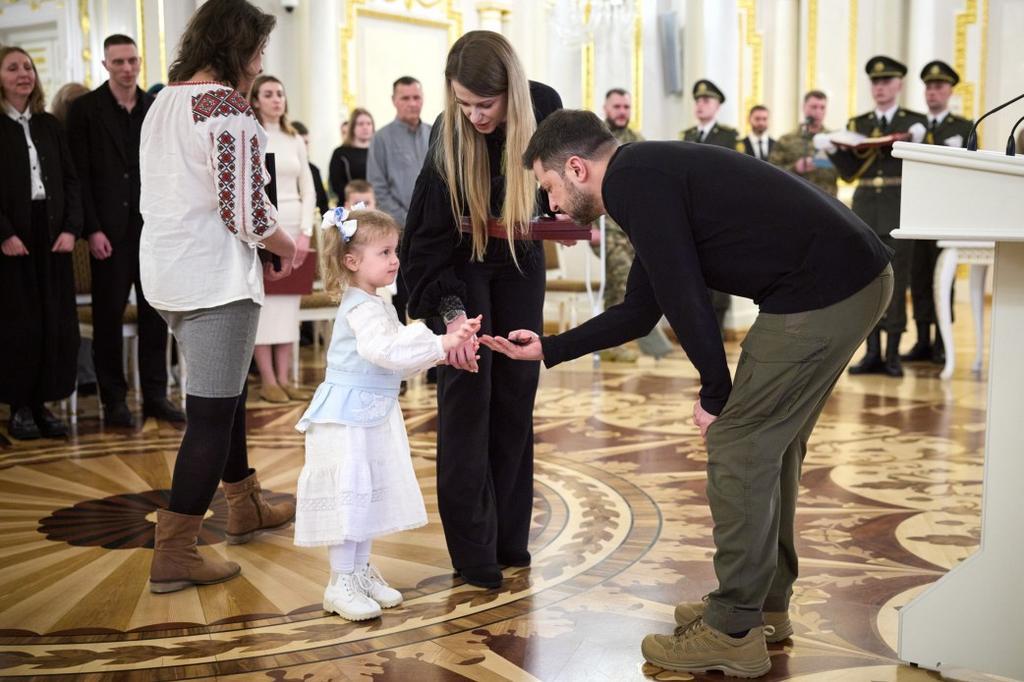 Рідним полеглого Героя України Юліана Матвійчука вручили його орден «Золота Зірка»