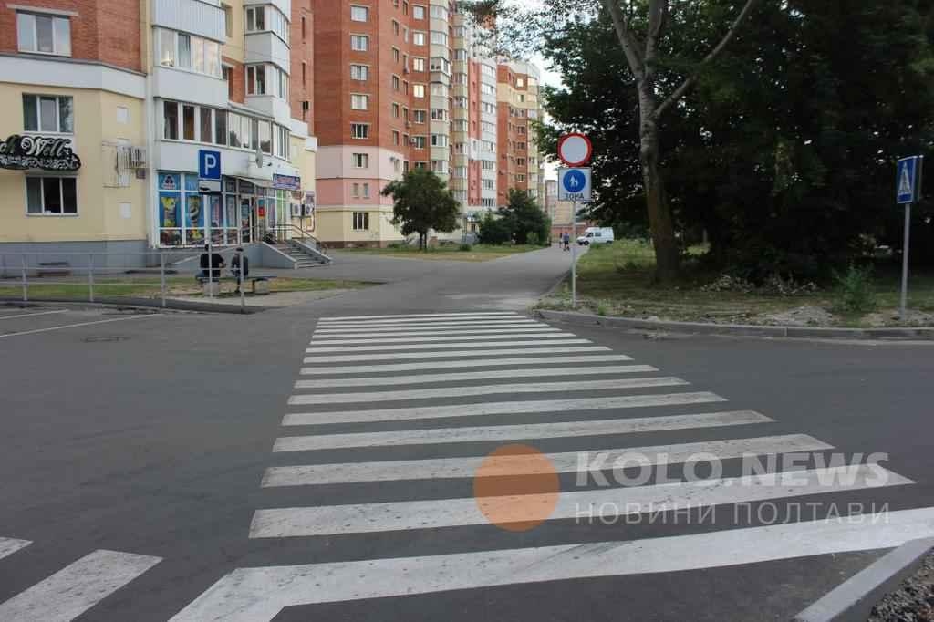У Полтаві на «Леваді» легкових збив пенсіонерку на переході і втік з місця події