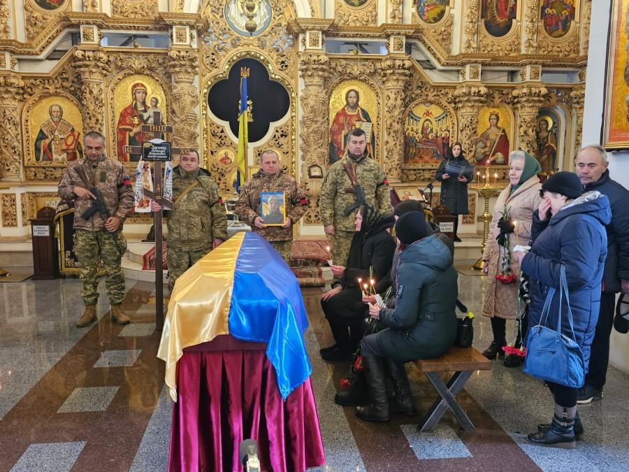 У Полтаві провели в останню дорогу загиблого Героя