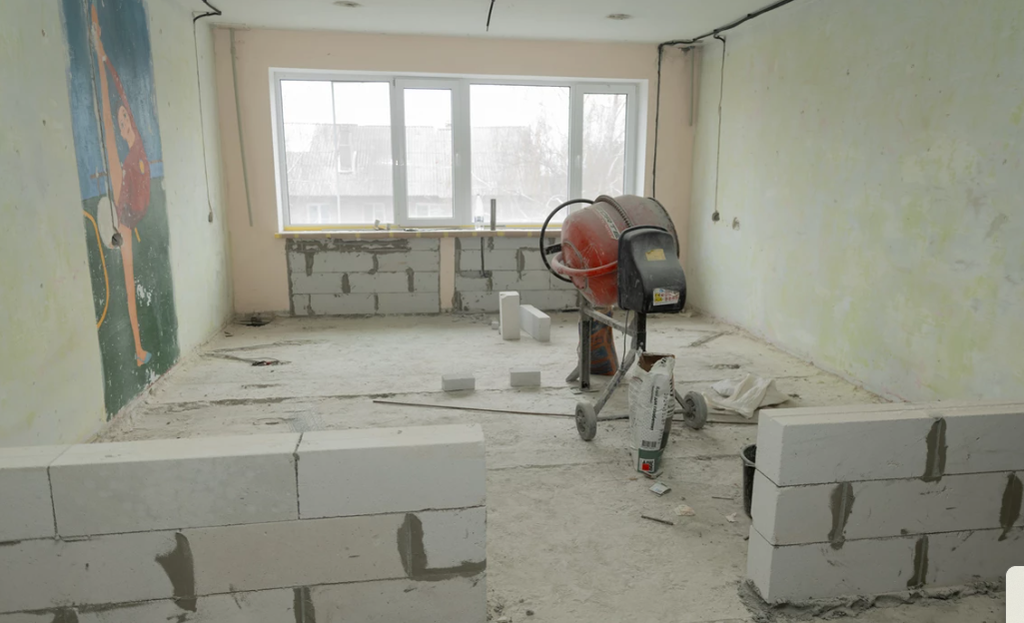 У Кременчуці триває ремонт дев'ятиповерхівки для ВПО