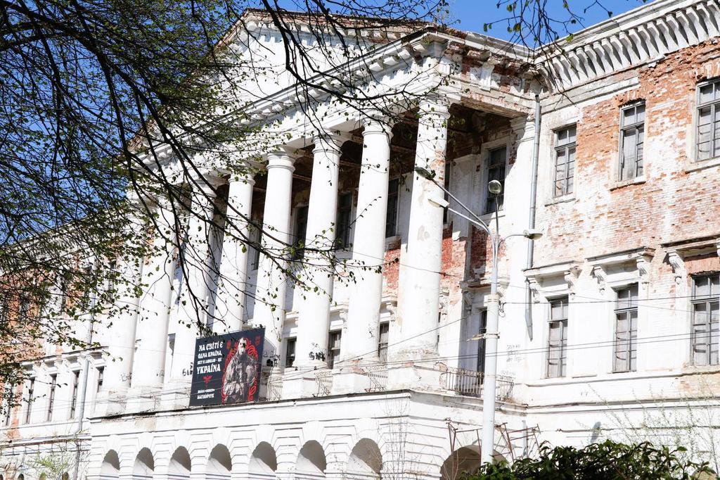 Кадетський корпус у Полтаві планують зробити більш безпечним для пішоходів