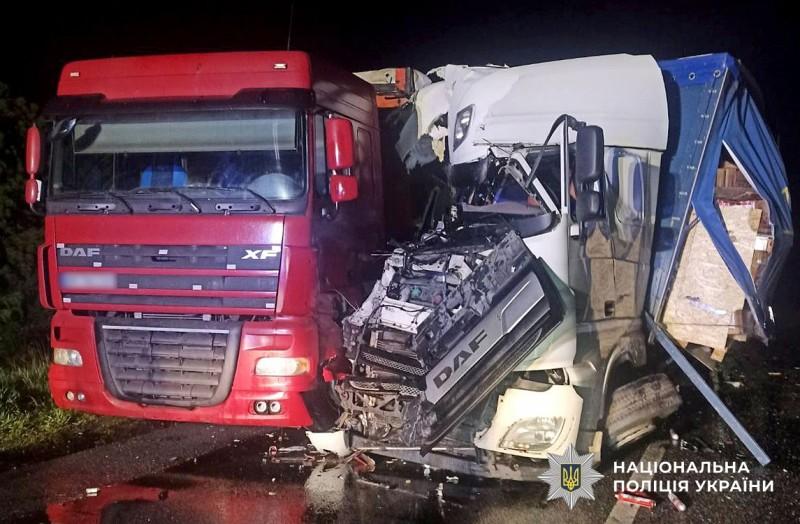 На Полтавщині в ДТП зіткнулись дві вантажівки: одна людина загинула