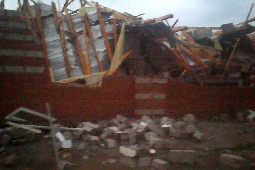 На двох мешканців Лубенщини впала цегляна стіна