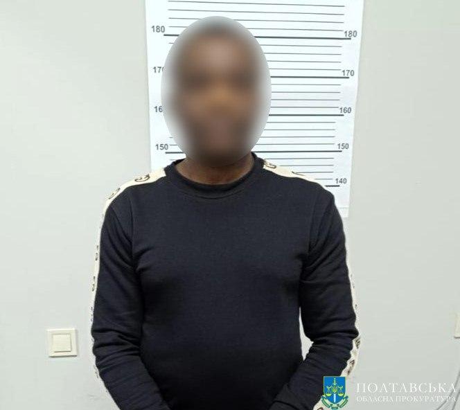 Іноземець у Полтаві ошукував жінок, видаючи себе за військового