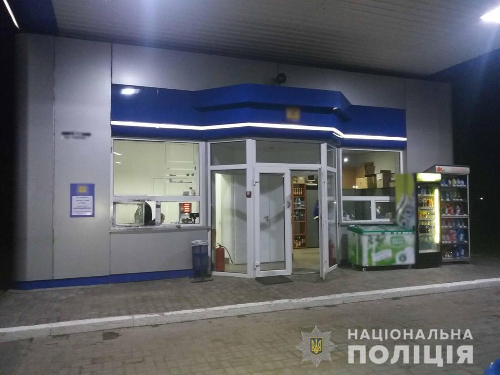 Поліція затримала 25-річного полтавця, який пограбував АЗС та втік