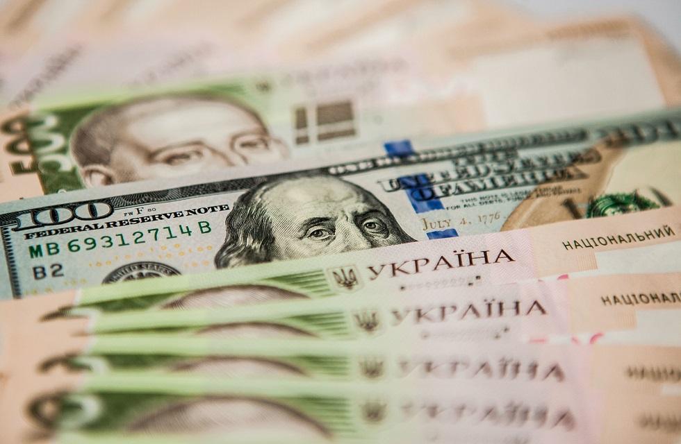 На Полтавщині працівниця банку укладала фіктивні договори кредиту та страхування