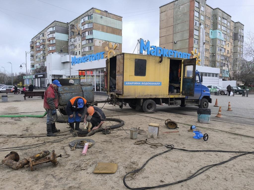 Понад 32 тисячі полтавців без водопостачання: коли обіцяють ліквідувати аварію на водогоні
