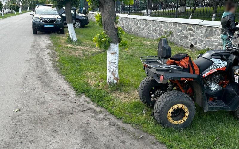 На Полтавщині діти на квадроциклі врізались в дерево: їх госпіталізовано