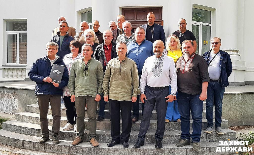 У Полтаві обговорили роль військових у формуванні нової політичної еліти України