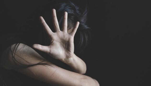 Жителя Полтавщини засудили до 6 років за сексуальні дії щодо падчерки