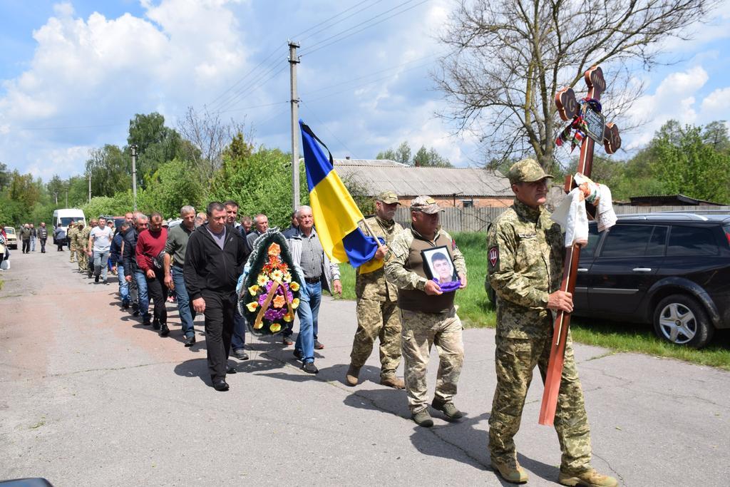 У Нових Санжарах провели в останню путь воїна Олександра Рубайка