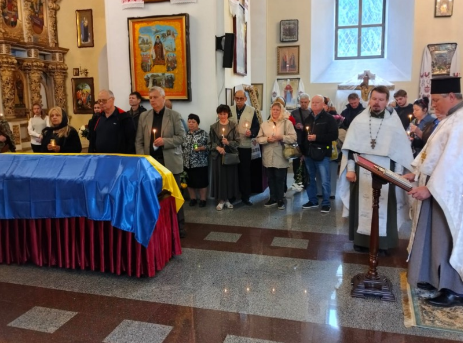 Полтавська громада попрощалася із полеглим захисником України