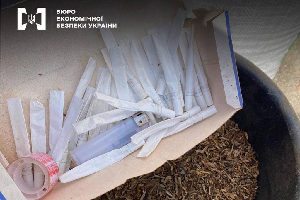 У справі БЕБ про нелегальне виробництво та продаж тютюну суд призначив позбавлення волі 4 полтавцям