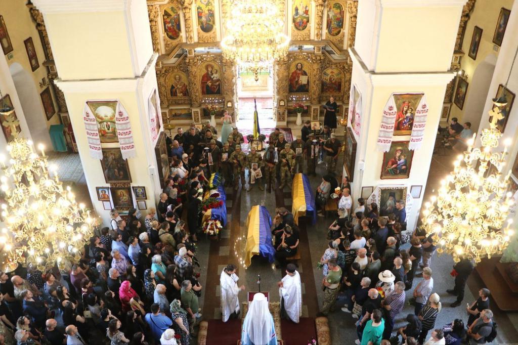 Полтавська громада попрощалася із загиблими захисниками України