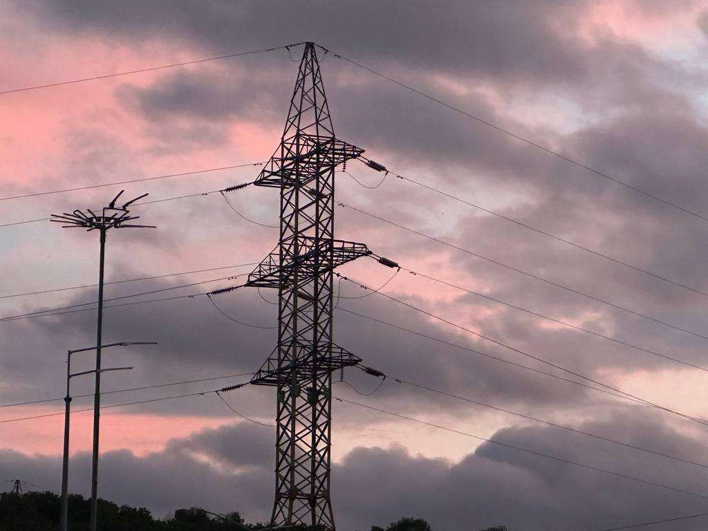 Через негоду сотні мешканців в Зінькові тимчасово залишились без світла. ОНОВЛЕНО