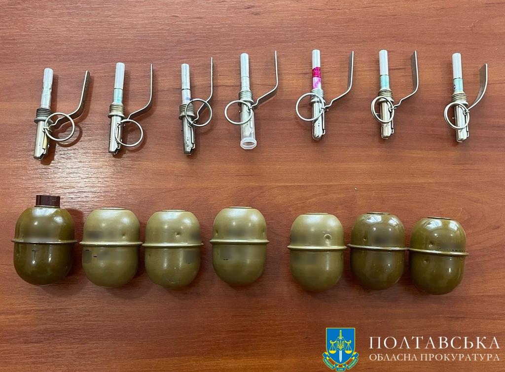 Сім гранат і понад 200 набоїв: чоловік на Полтавщині торгував бойовими припасами