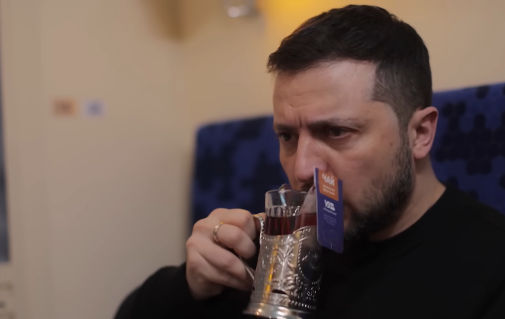 Вперше за шість років Укрзалізниця підвищує ціни на чай та каву в потягах