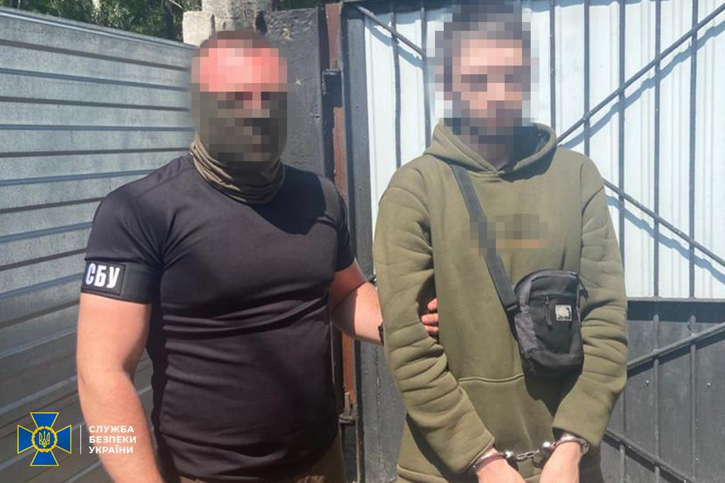 СБУ та Нацполіція затримали ще 5 поплічників рф, які вчиняли диверсії на Укрзалізниці та палили авто ЗСУ