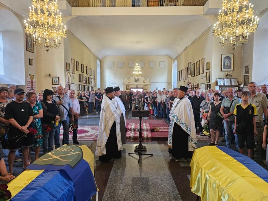 Полтавська громада провела в останню дорогу загиблих захисників України