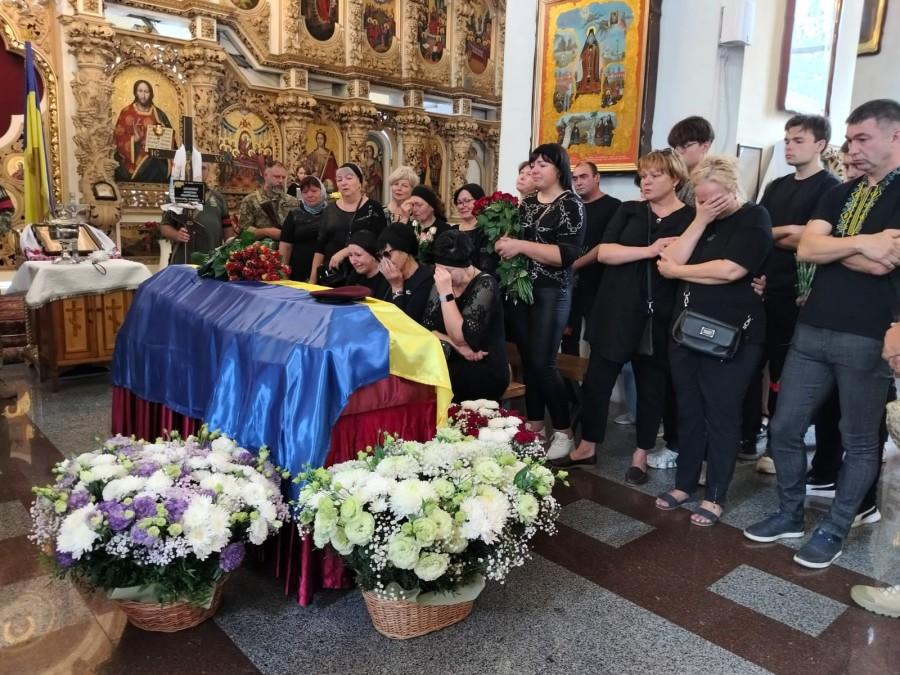 Полтавська громада провела в останню путь загиблого воїна