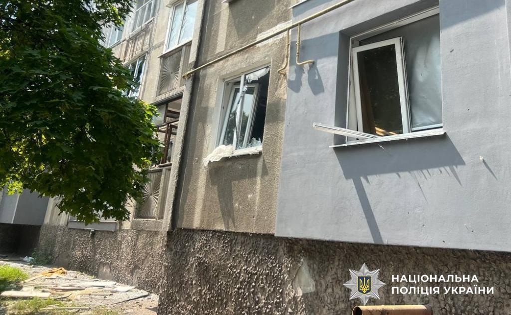 Поліція та СБУ документують наслідки удару дронами по Кременчуку