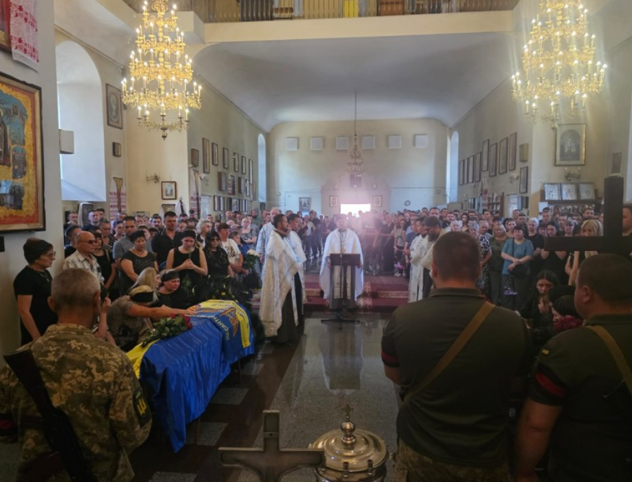 Полтавська громада провела в останню дорогу загиблих захисників України