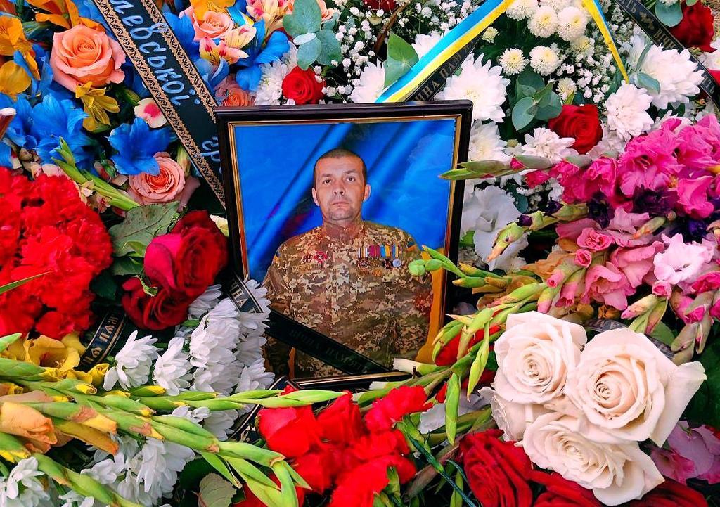 Котельва провела в останню путь досвідченого воїна, ветерана АТО, учасника російсько-української війни Тараса Каблучку