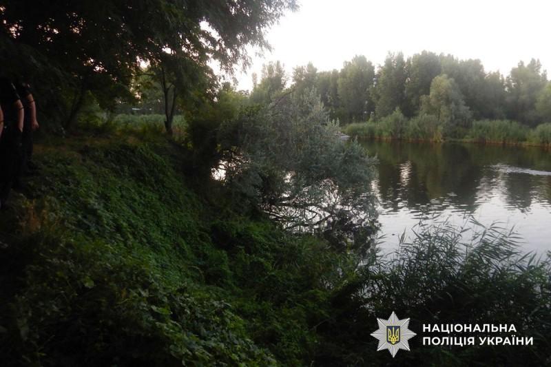 У Кременчуці у водоймі виявили тіло чоловіка