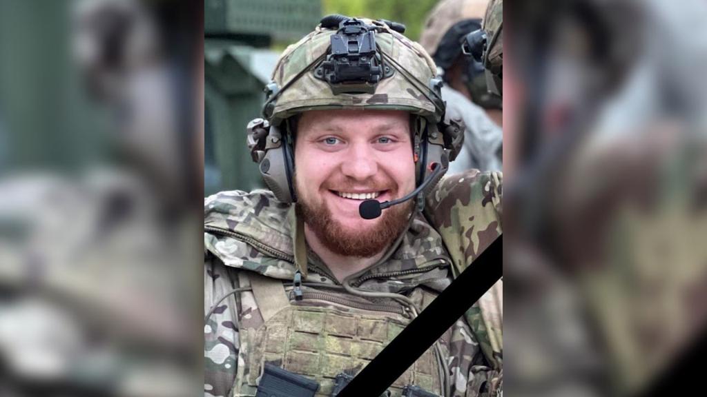 На Карлівщині попрощалися з полеглим воїном Олексієм Колодяжним