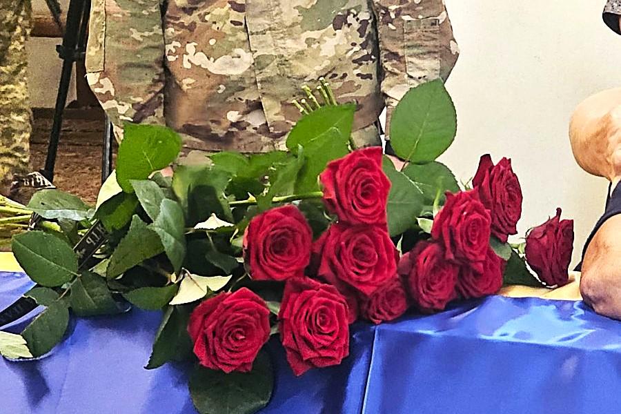 Полтавська громада провела в останню дорогу загиблого воїна