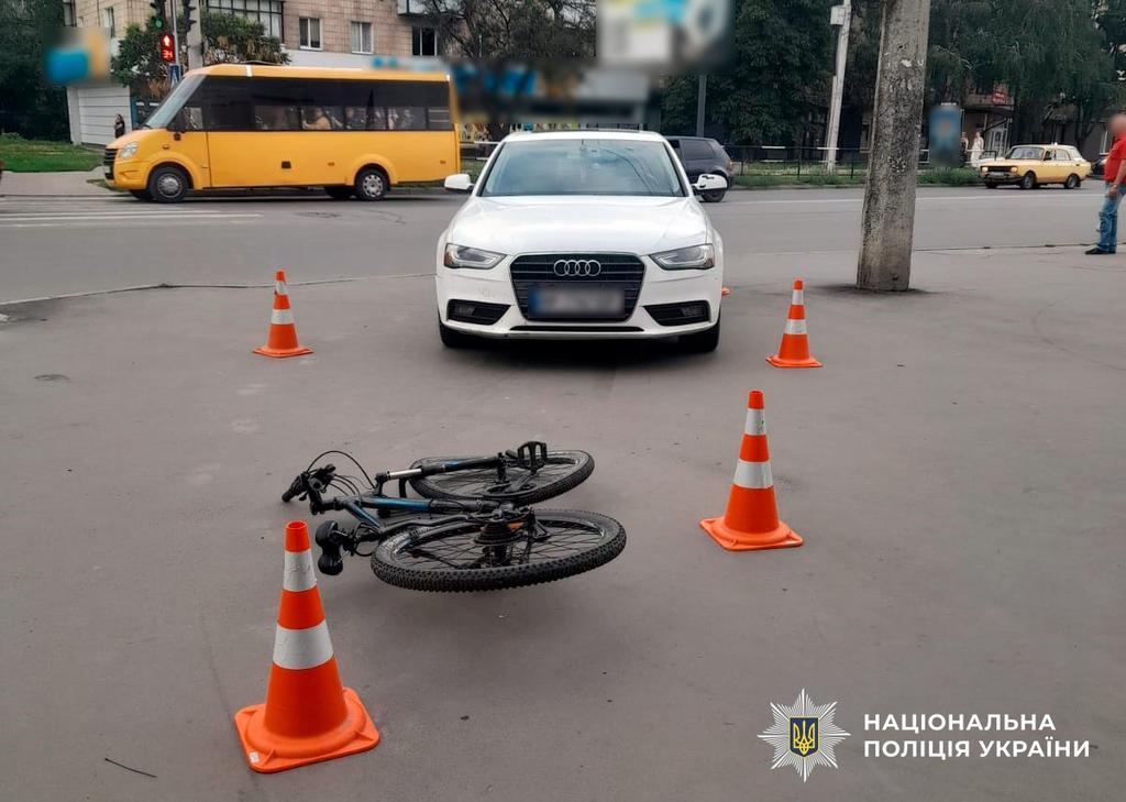 У Полтаві автомобіль збив 12-річного хлопчика на тротуарі