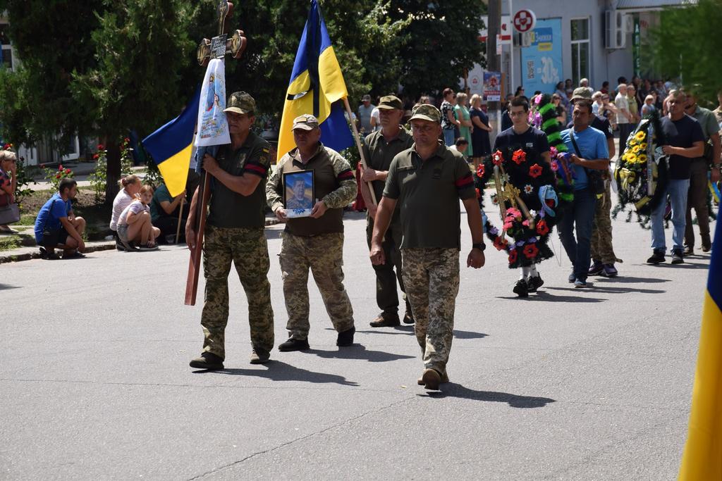 У Нових Санжарах попрощалися із Захисником України Віталієм Куніним