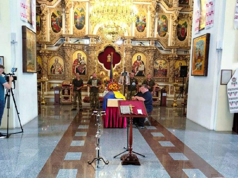 Полтавська громада провела в останню дорогу загиблого Героя
