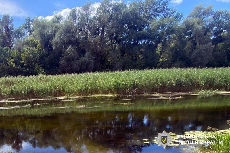 У Великій багачці у водоймі виявили тіло чоловіка