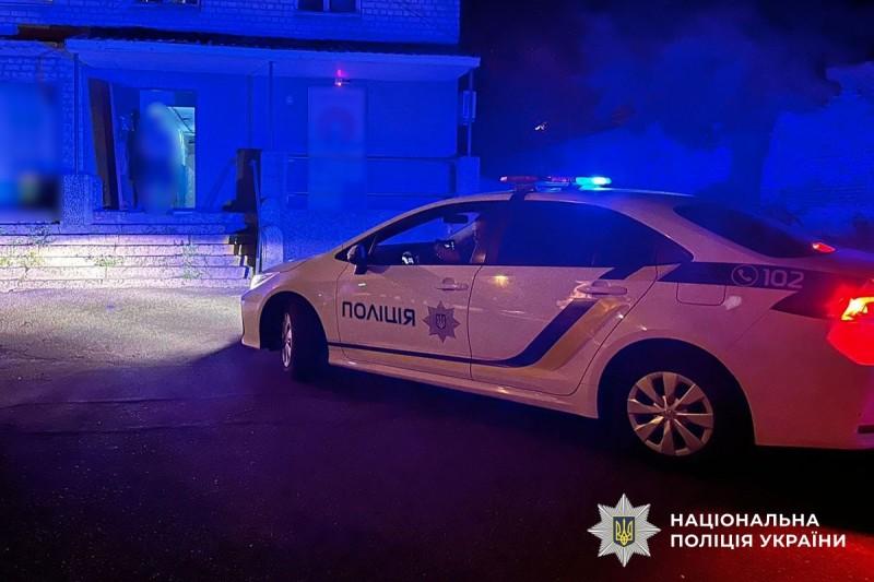 У Кременчуці чоловік вдарив ножем знайомого: травмованого госпіталізували