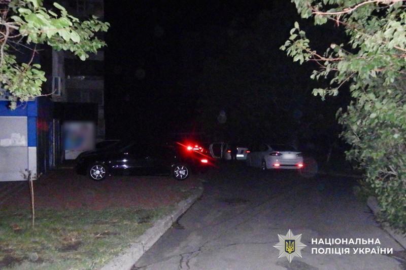 У Кременчуці чоловік випав з вікна багатоповерхівки та загинув
