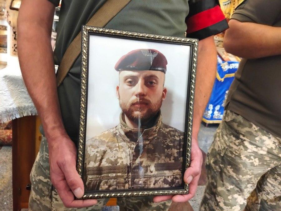 Полтавська громада попрощалась з полеглим захисником України