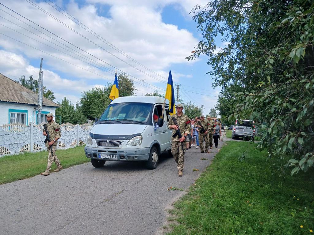 «На щиті» до рідної Котельви повернувся солдат Олег Тараненко