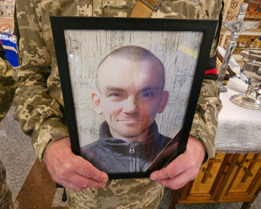 Полтавська громада попрощалась з полеглим захисником України