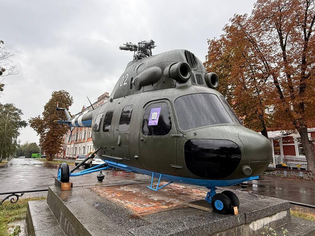 У Полтаві замість знесеного пам’ятника Петру І встановили вертоліт